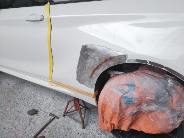 BMW２シリーズ左リアフェンダー鈑金塗装修理